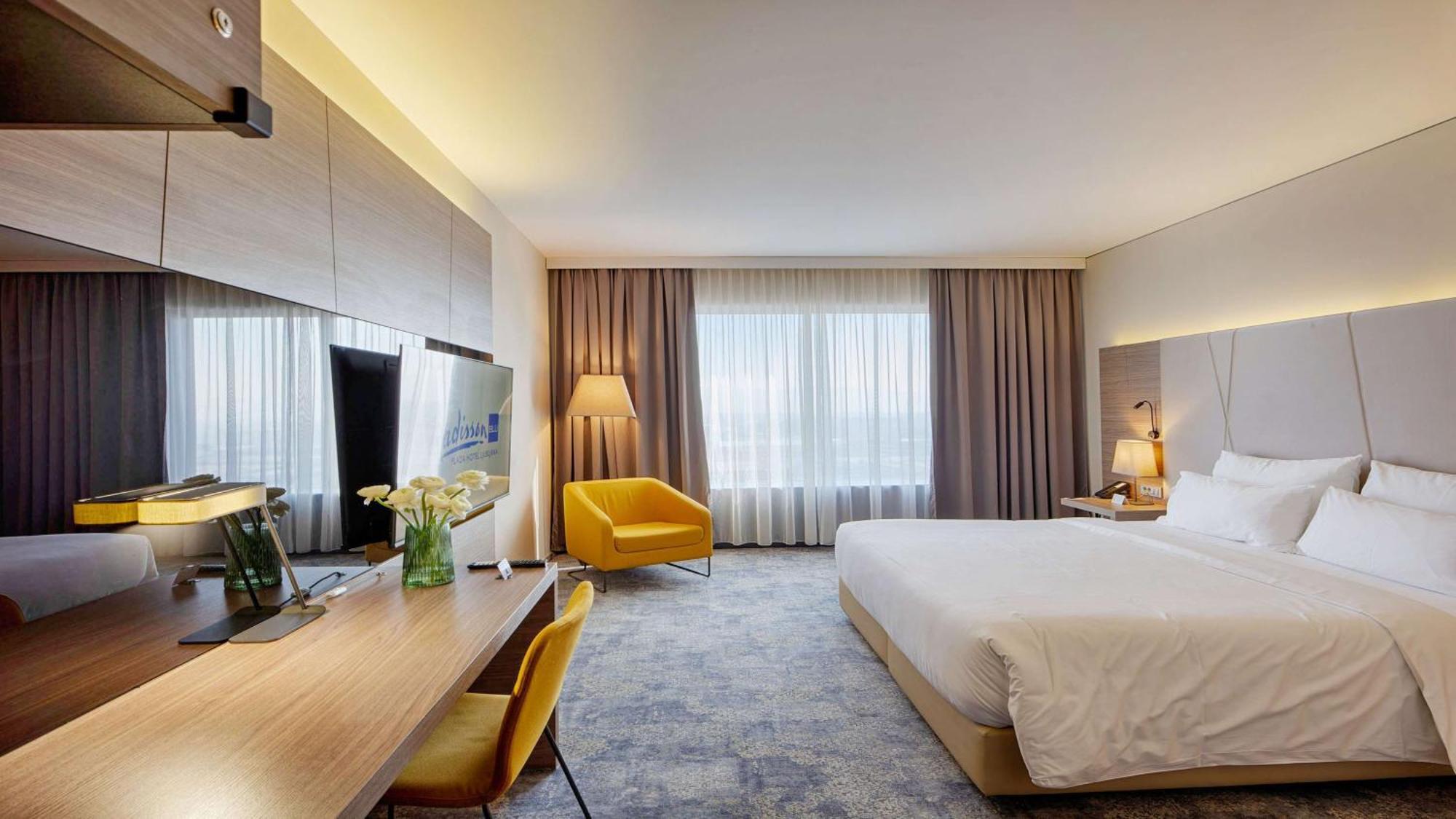 Radisson Blu Plaza Hotel Ljubljana Exterior photo