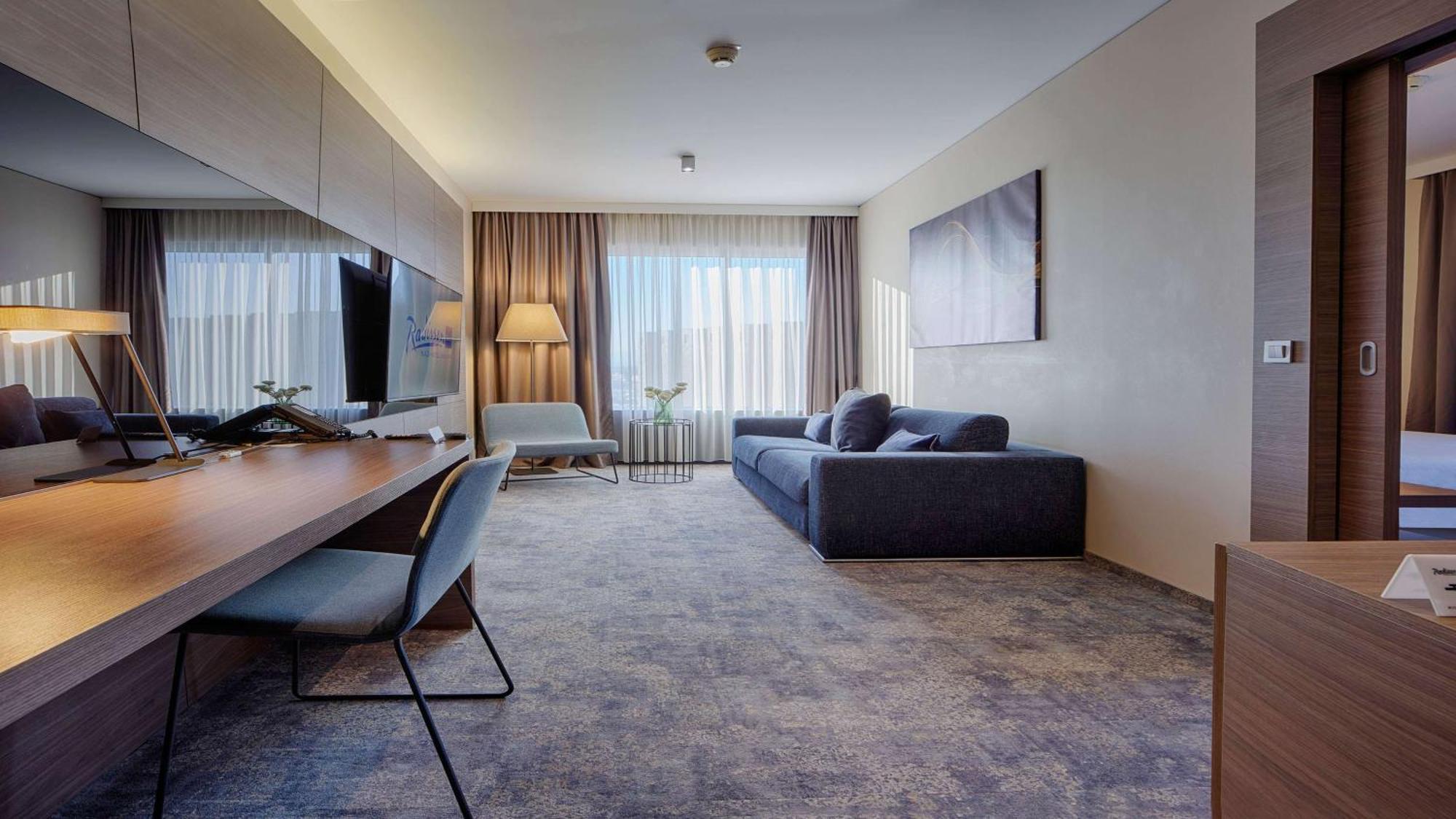 Radisson Blu Plaza Hotel Ljubljana Exterior photo
