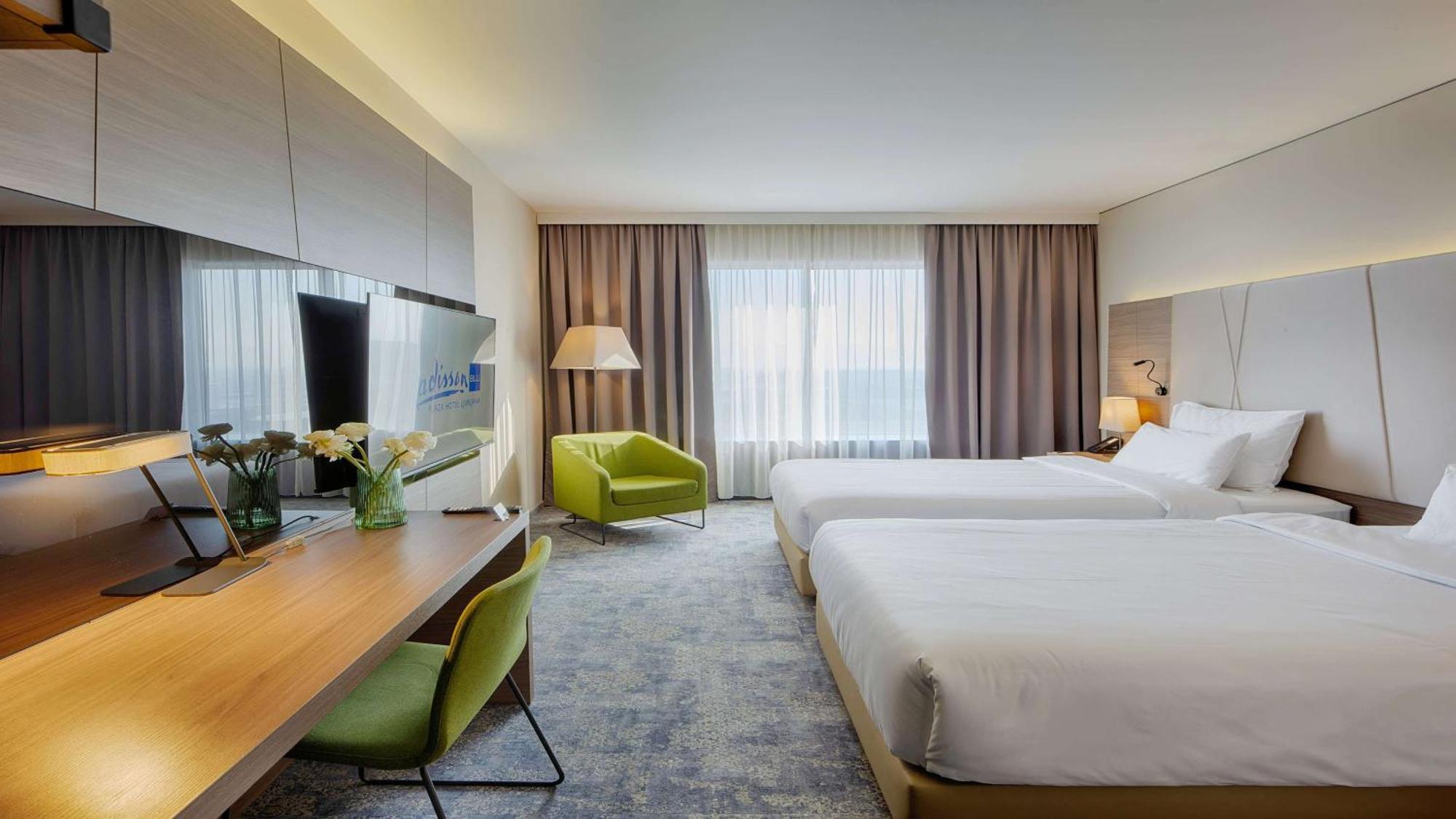 Radisson Blu Plaza Hotel Ljubljana Exterior photo