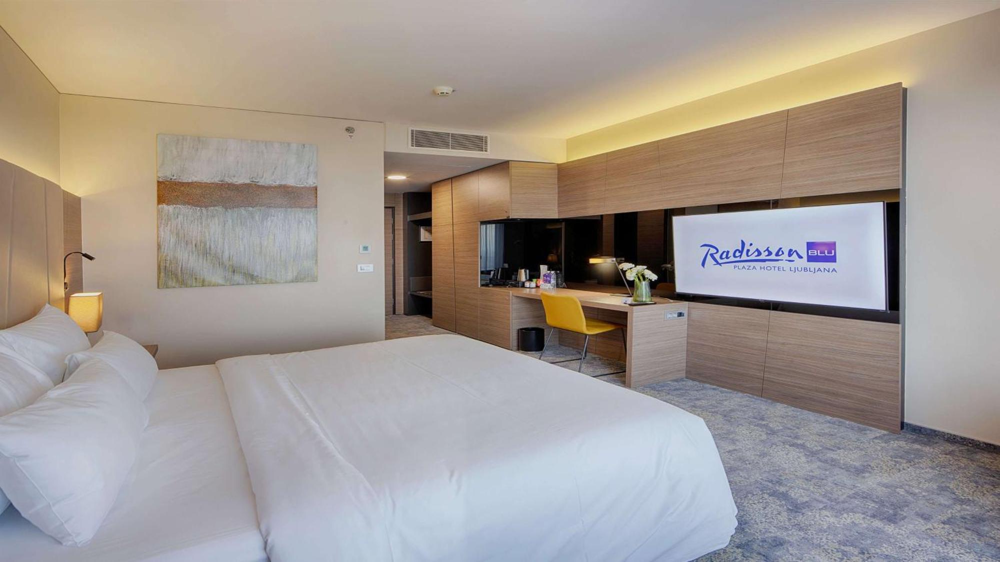 Radisson Blu Plaza Hotel Ljubljana Exterior photo